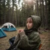 🛌 بطانية البونشو الذكية متعددة الاستخدامات للمغامرات الخارجية! 🌟